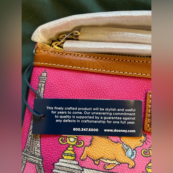 NWT Dooney & Burke Disney Aristocats Pink Wristlet/ Zip Wallet - Picture 3 of 11